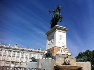 Plaza deOriente-Famille nomade digitale à Madrid