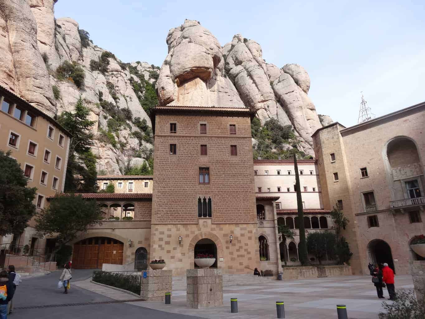 Le  Monastère de Montserrat: entre ciel et terre !