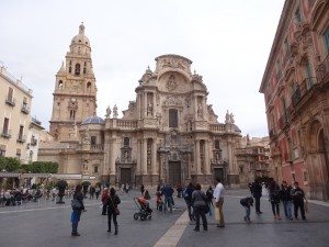 Place devant la cathédrale de Murcia