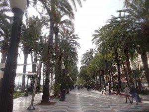 La famille nomade et l'esplanade d'espagna