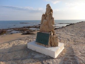 sculpture bord de plage à Rota