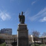 La famille nomade digitale et la Statue Jean Paul II qui bénit la ville de Jerez De La Frontera