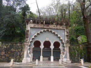 Sintra au Portugal sous la pluie avec la famille nomade digitale