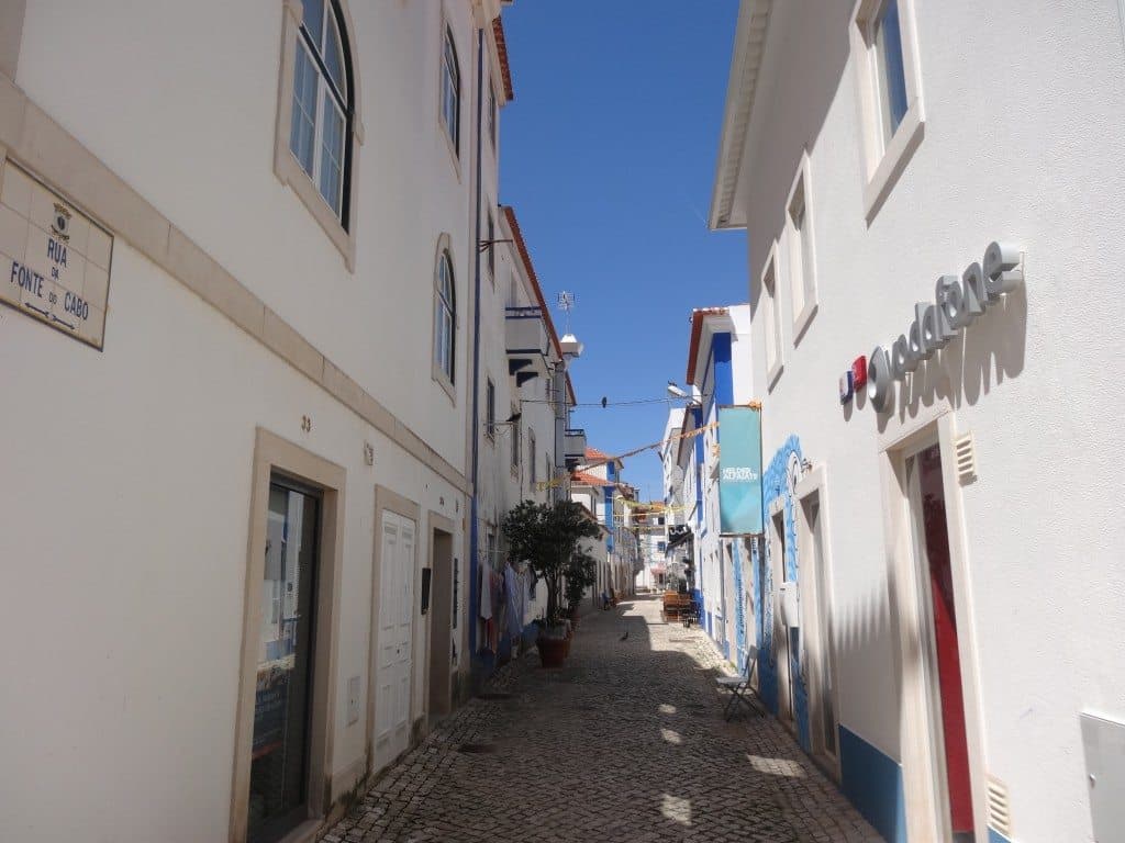 Lisbonne en famille-Une rue du village d'Ericeira
