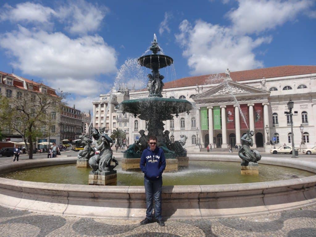 fontaine de Lisbonne-famille nomade digitale