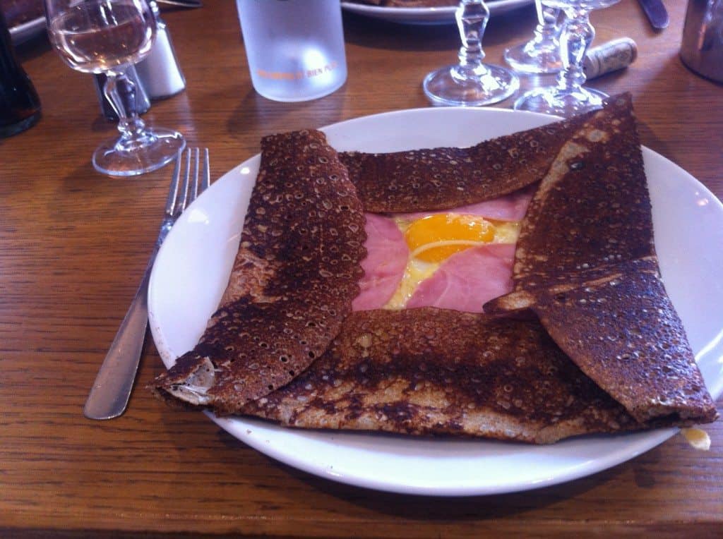 Crêpe salé au restaurant Le Patacr^pe avec la famille nomade digitale