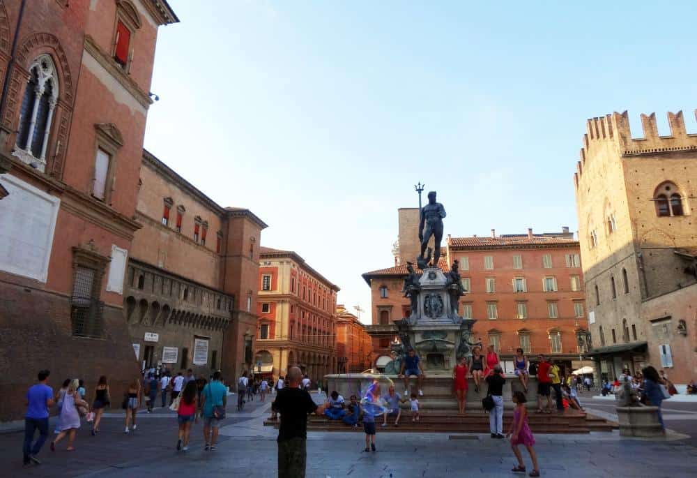 La Fontaine de Neptune à Bologne-famille nomade digitale
