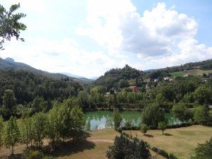 riviere pres du lac de Suviana-famille nomade digitale