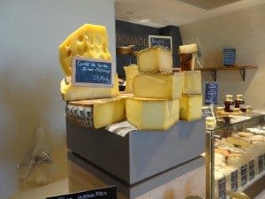 fromager aux halles de l major avec la famille nomade digitale