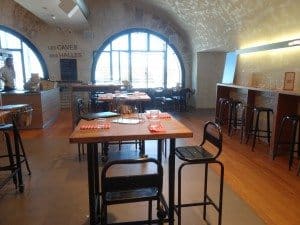 salle pour dejeuner-halles de la major-famille nomade