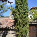 Une cloche et un gîte pour accueillir les visiteurs à patones De Arriba-famille nomade digitale