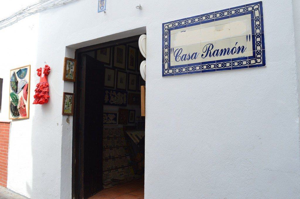 boutique art-village blanc -andalousie en famille