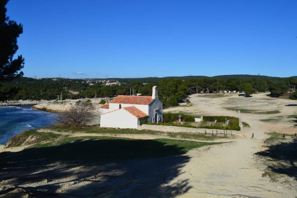 Litoral de la cote bleue-Chapelle de sainte croix-famille nomade digitale
