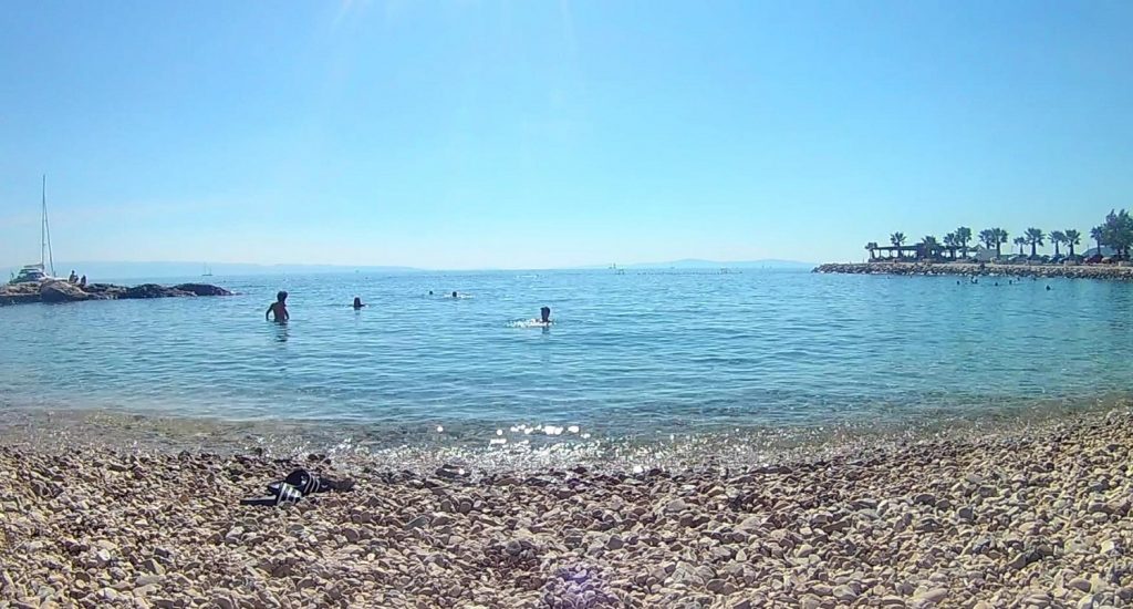 petite-plage--split-famille-nomade-digitale-en-croatie