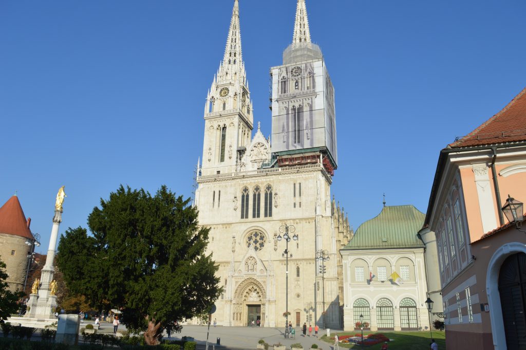 séjour à Zagreb-avec la famille nomade digitale cathedrale de Zagreb
