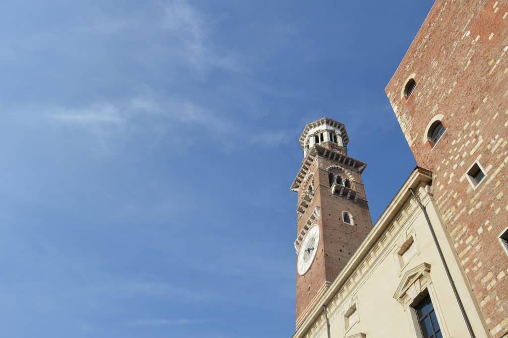 tour di lamberti- verone en famille nomade digitale