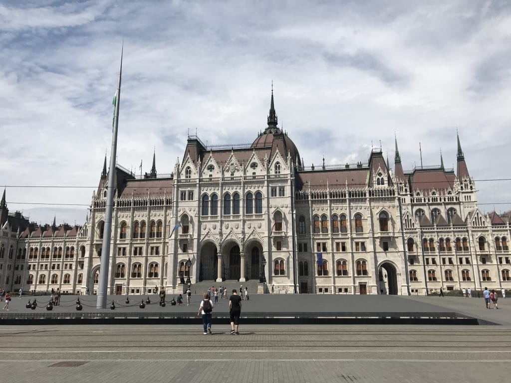 parlement hongrois budapest famille nomade digitale
