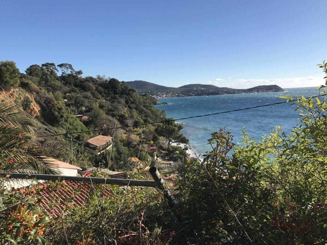 bilan de notre vie nomade- vu sur la calanque du pin de galle au Pradet-Famille nomade digitale