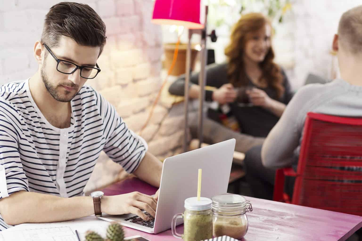 Top 10 des jobs pour nomade digital en 2024