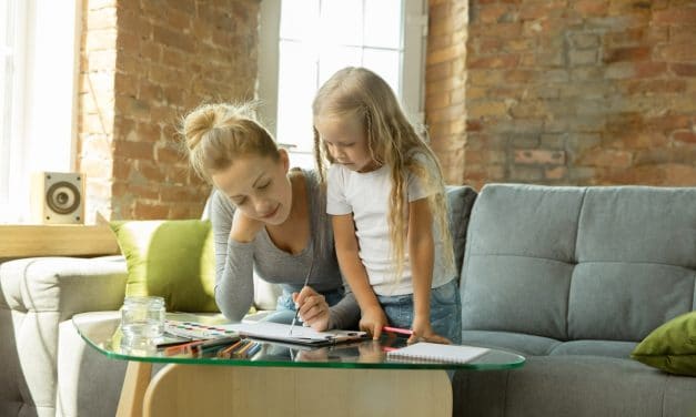7 conseils pratiques pour organiser l’école à la maison (sans te mettre la pression)