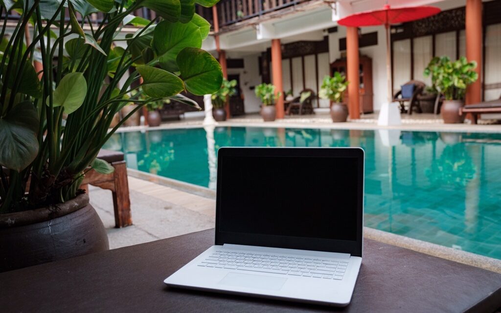 Travailler tout en voyageant – Nos meilleures astuces pour y parvenir