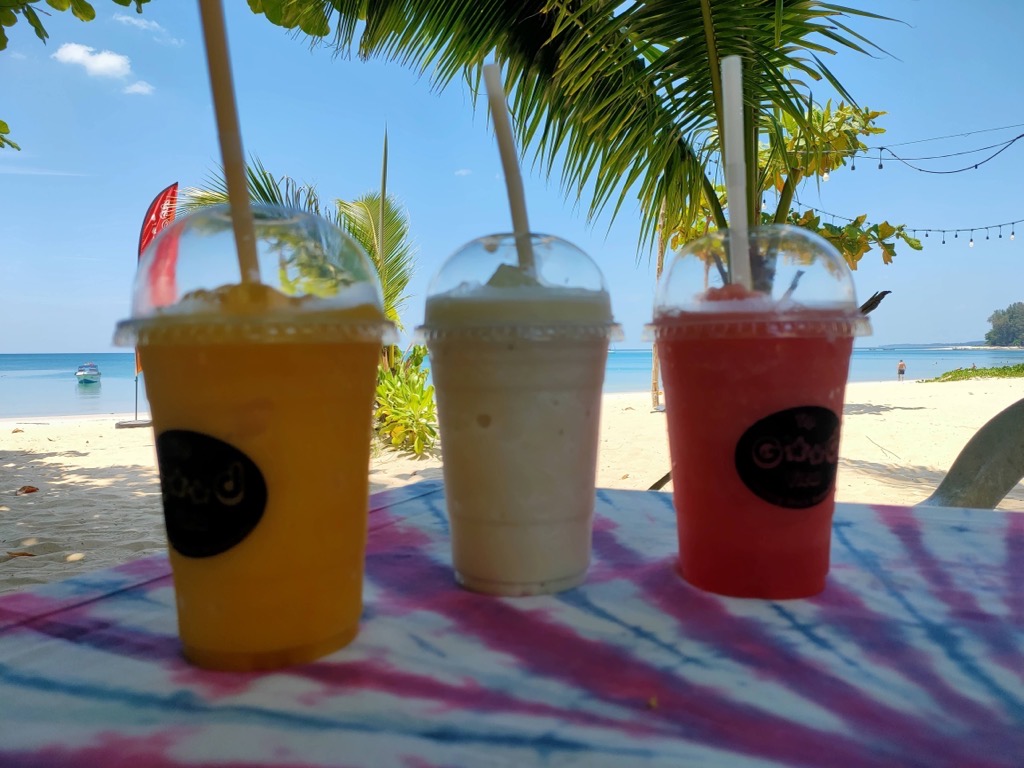 Boire-verre-plage-phuket