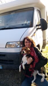 vivre-avec-son-chien-en-camping-car-et-travailler-par-internet