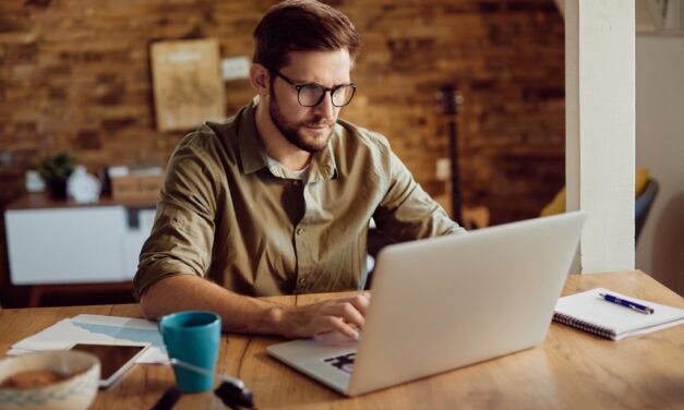Syndrome de l&rsquo;imposteur chez les freelances : comment le vaincre et reprendre confiance ?