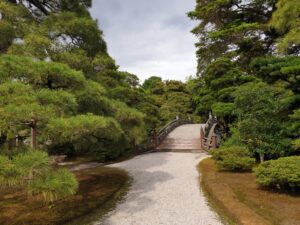 decouverte des jardins du palais imperial a kyoto - blog famille nomade digitale