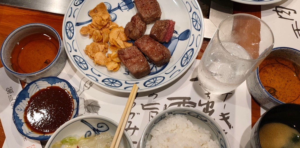 manger du boeuf de kobe - japon-famille nomade digitale