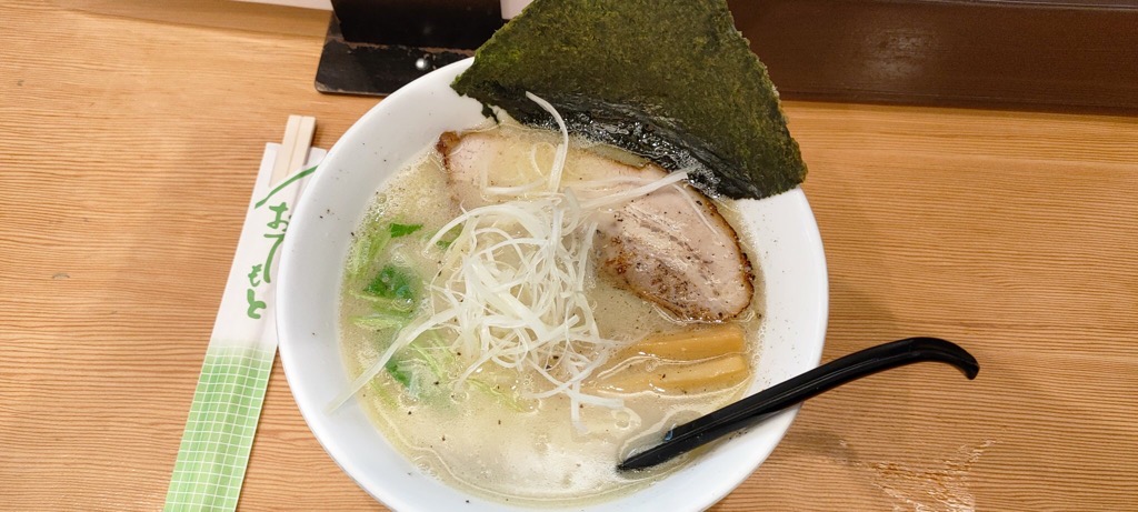 Manger des ramen a osaka - japon