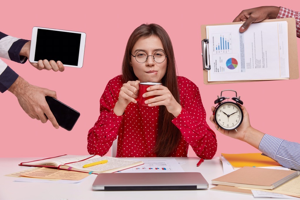 Assistante virtuelle comment gerer plusieurs clients en meme temps