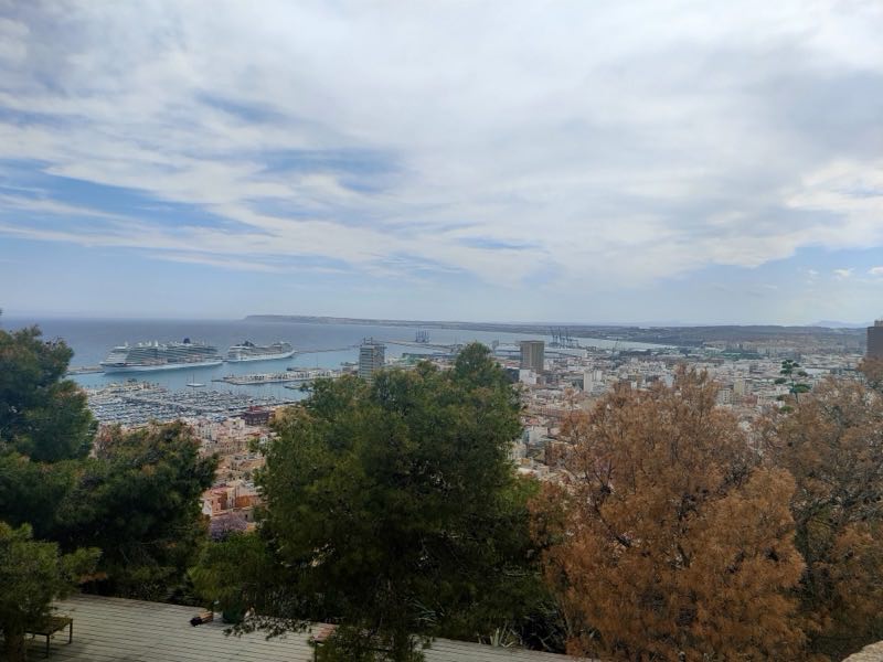 Panorama sur la ville d alicante famille nomade digitale